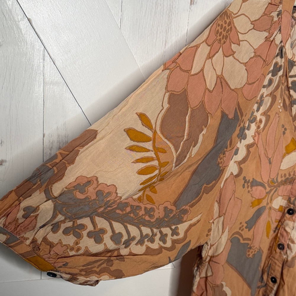 Karlie Tan Floral Button Down Blouse Balloon Sleeves - Picture 4 of 11